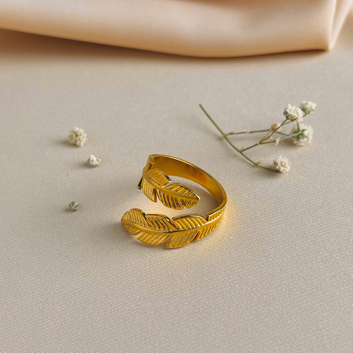 Feathers Ring