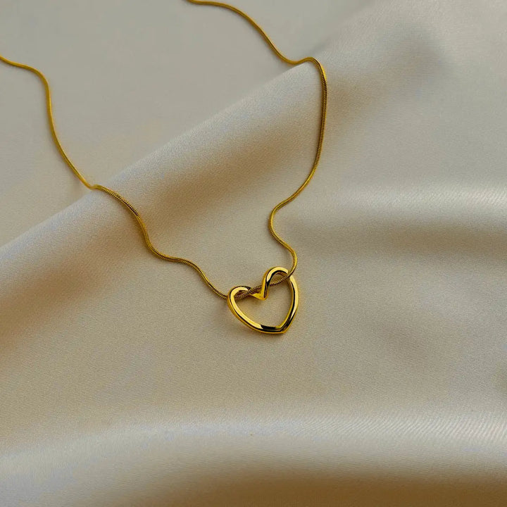 Hang Heart Necklace
