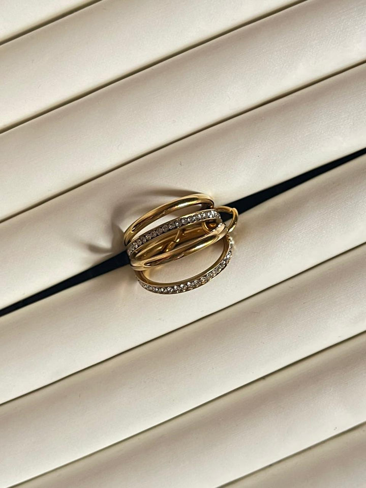 Four Strus Ring